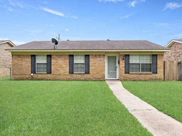 2321 Gladys St, Beaumont, TX 77702