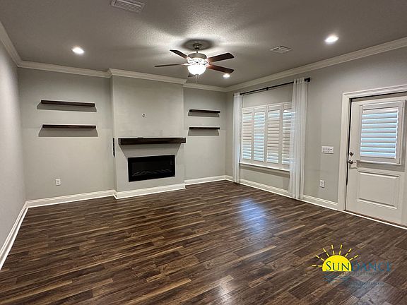 5th image of 1937 Medlin Ct