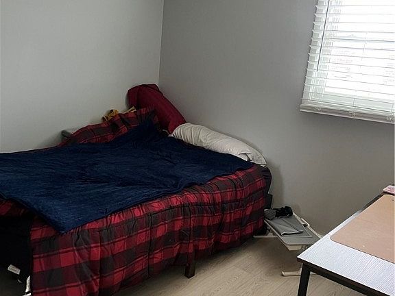 4th image of 4265 Bennington Blvd
