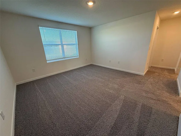 599 Preston Cove Dr — Photo 13