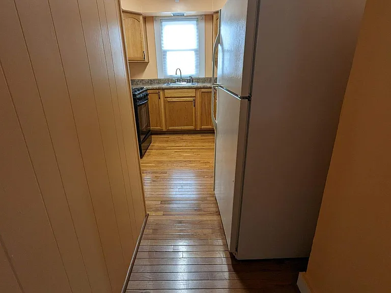 1116 Muldowney Ave — Photo 2