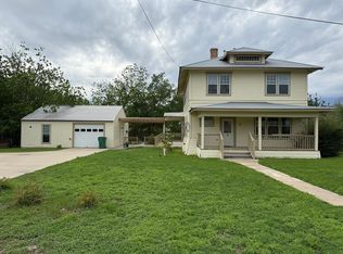 200 S 1st St, Thorndale, TX 76577