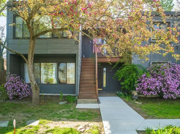 24 Camp St #13, Providence, RI 02906