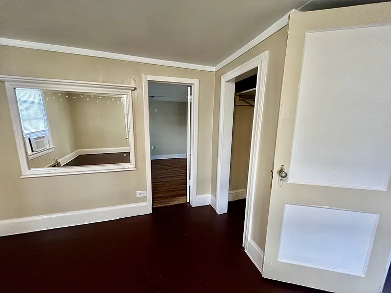817 State St — Photo 11