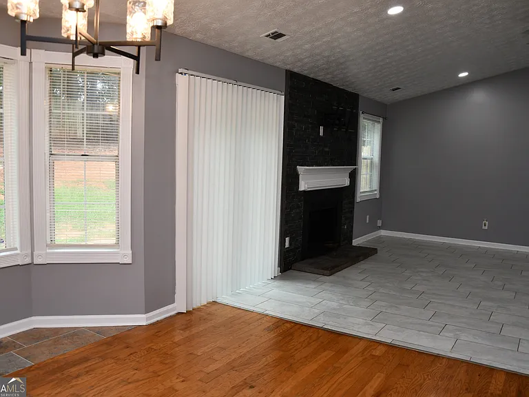 5932 Homestead Cir — Photo 33