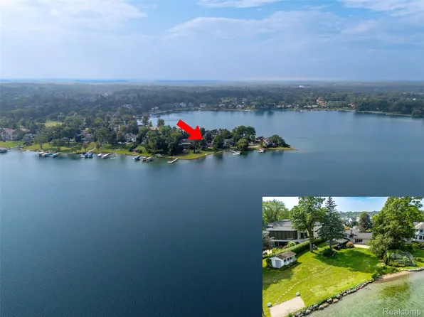 3266 Interlaken St, West Bloomfield, MI 48323