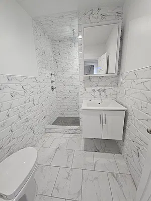 Bathroom, photo 1