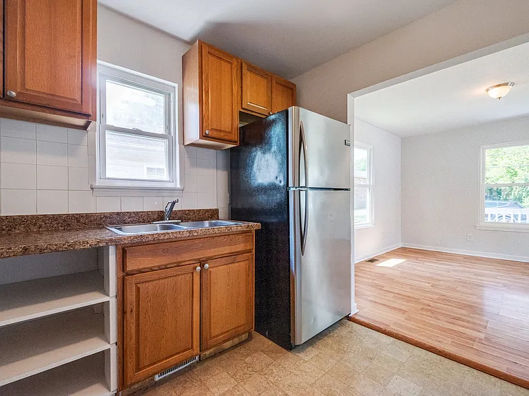 415 E Ladies Mile Rd — Photo 5