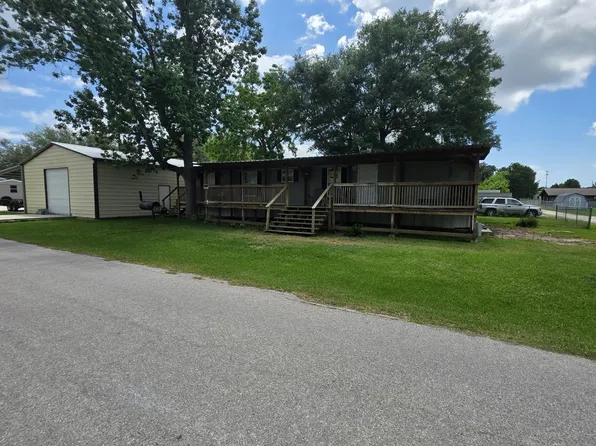 1202 S Georgia St, Orange, TX 77630