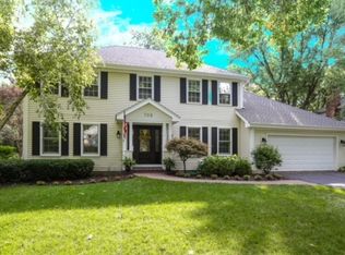 708 Thornapple Dr, Naperville, IL 60540