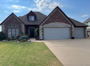 12518 S 3rd Ct E, Jenks, OK 74037