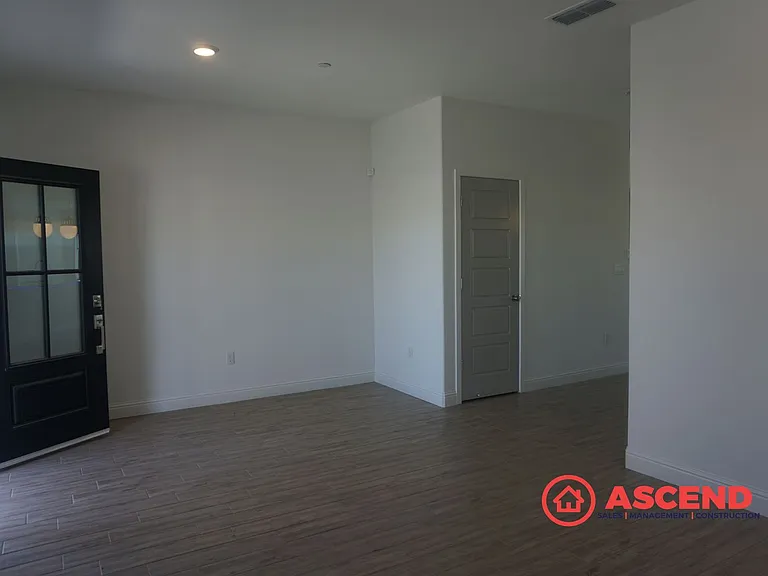 3301 Twin Knolls Ln — Photo 6