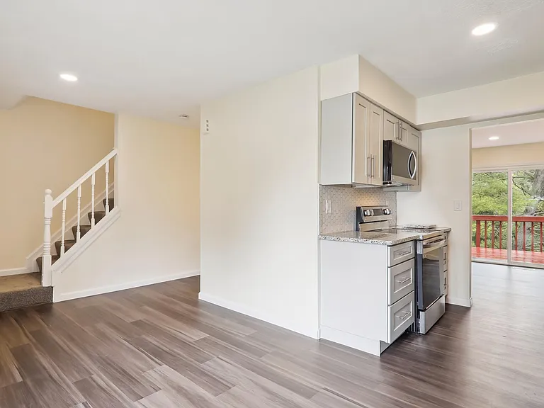 18257 Smoke House Ct — Photo 6