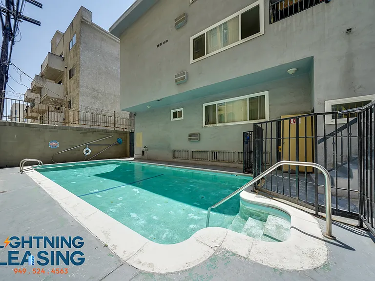 700 Irolo St. — Photo 22