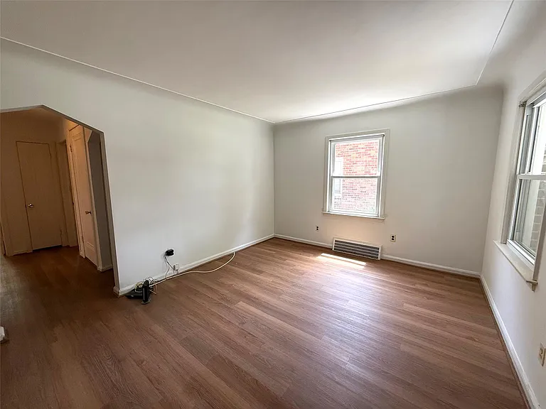 1746 N Denwood St — Photo 3