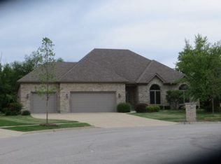 166 Risch Ct, West Chicago, IL 60185