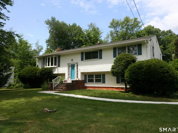5 Leighton Court, North Haven, CT 06473