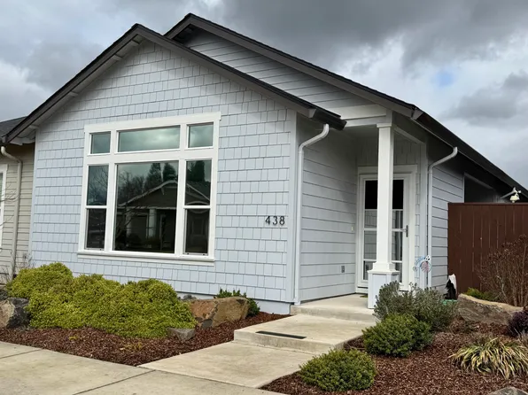 438 Cheney Loop, Central Pt, OR 97502
