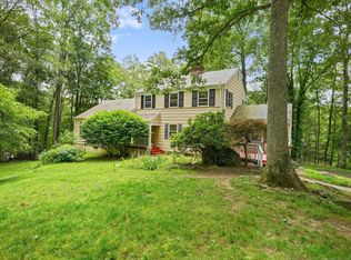 11 Dundee Rd, Stamford, CT 06903