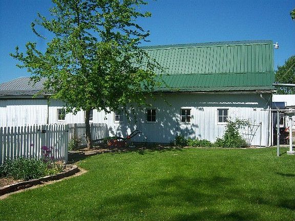 barn