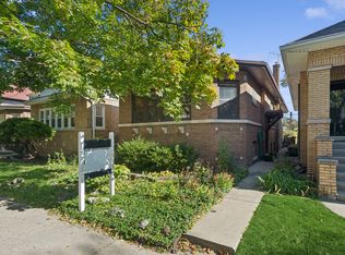 5747 N Sacramento Ave, Chicago, IL 60659
