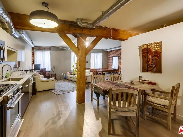 527 Molino St #310 — Photo 2