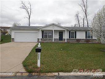 1st image of 2564 Oak Forest Dr