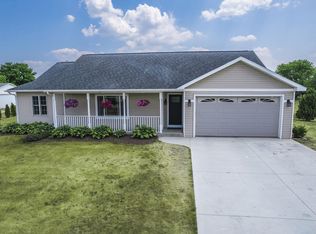 S10370 Old Bluff Trl, Sauk City, WI 53583
