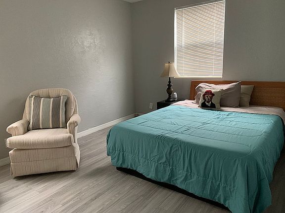 3rd image of 547 S Lanvale Ave