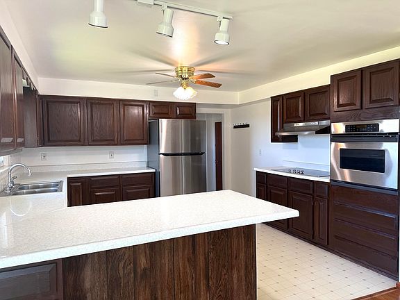3rd image of 457 E Center Rd