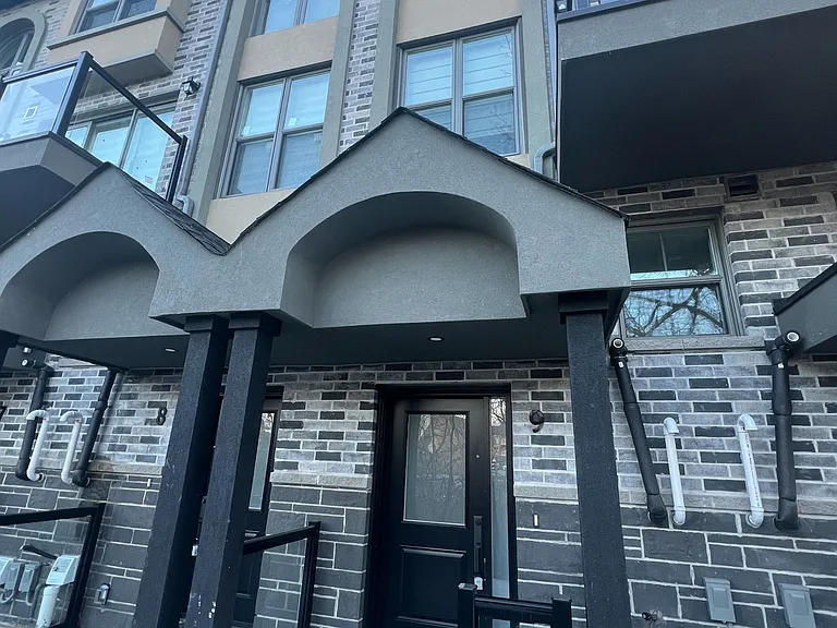 300 Railway Engine House Way — Photo 1