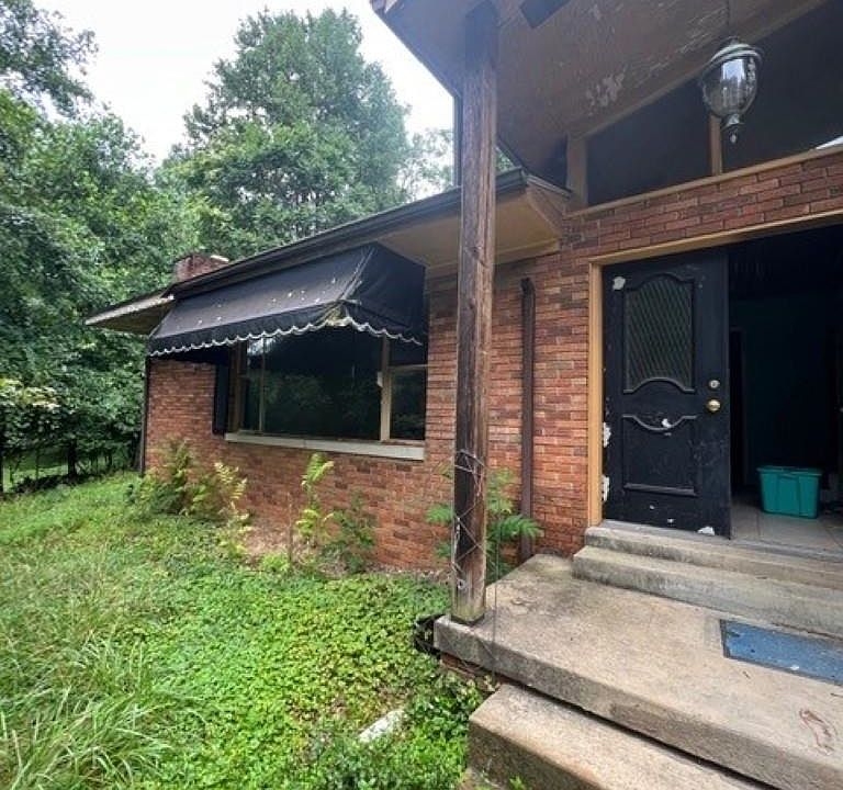 1st image of 2122 Miller Rd