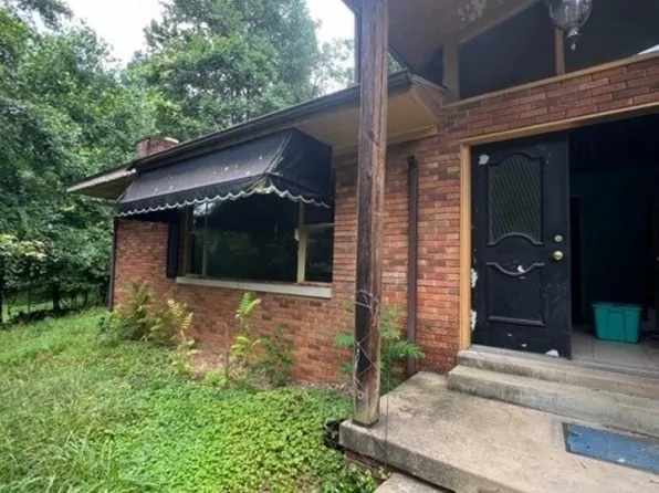 2122 Miller Rd, Huntington, WV 25701