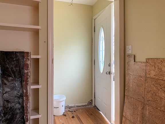 4th image of 5222 W 72nd Ter