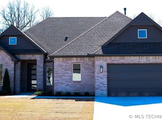 811 E Jacksonville St, Broken Arrow, OK 74012