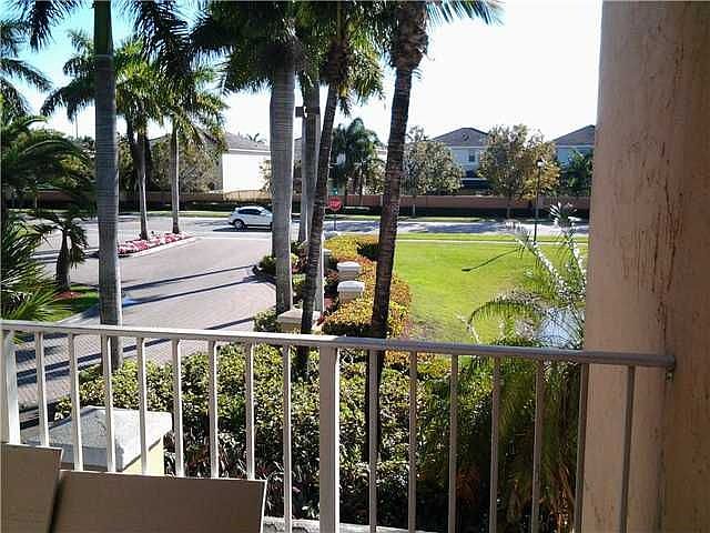 1st image of 4704 NW 114th Ave #2011