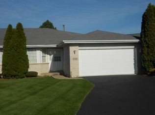 2225 99th St, Highland, IN 46322