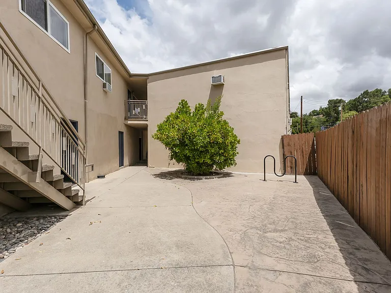 1690 E Hillcrest Dr — Photo 25