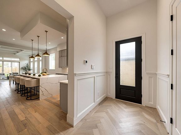3rd image of 607 W 27th St