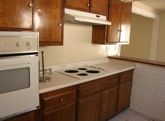 3rd image of 9828 San Antonio Ave