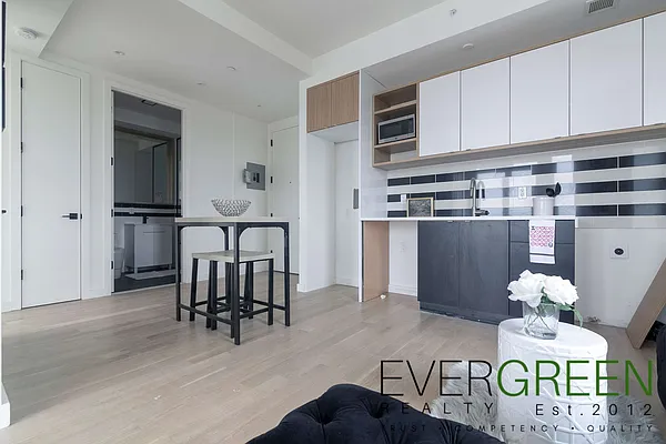 Rented by Pinn Realty | media 2