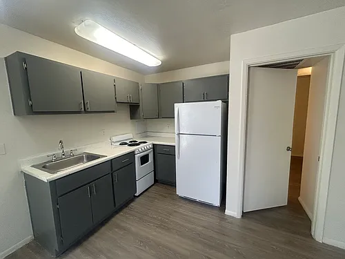 The Grove Apartments Photo 1