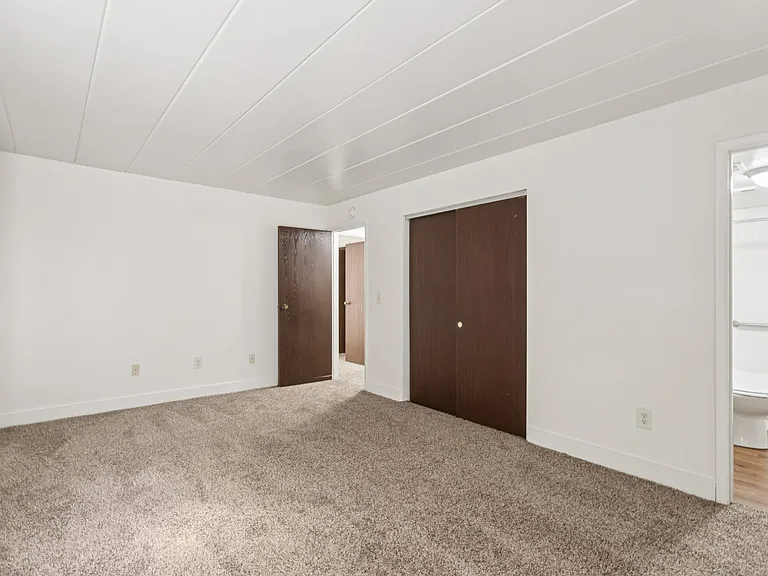 Heritage Park Apartments — Photo 14