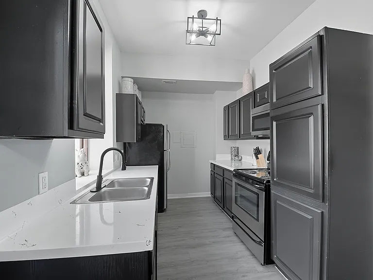 Park at Cedar Lawn Apartments Kitchen