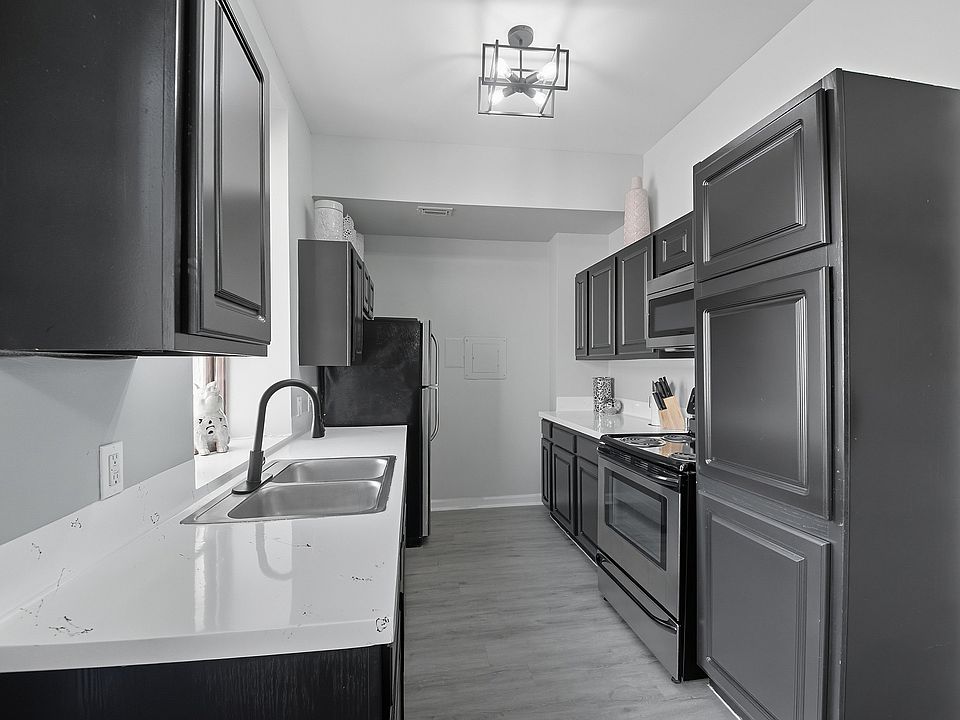 Park at Cedar Lawn Apartments Kitchen
