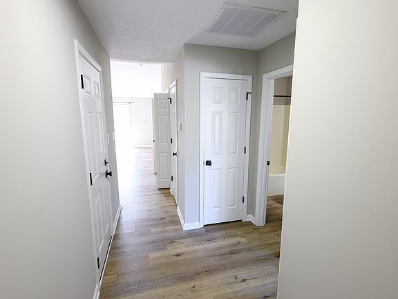 5th image of 419 & 421 Elizabeth Ln #421