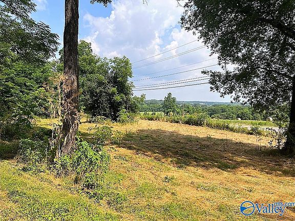 5th image of 2504 Highway 72 E