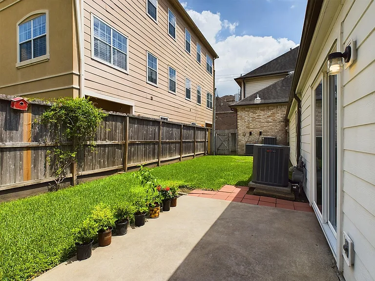 5627 Winsome Ln — Photo 25