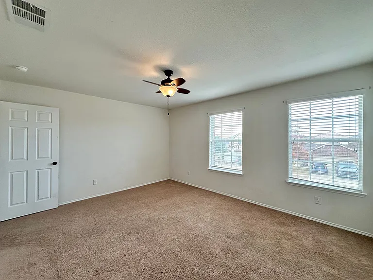 5304 Capricorn Loop — Photo 31