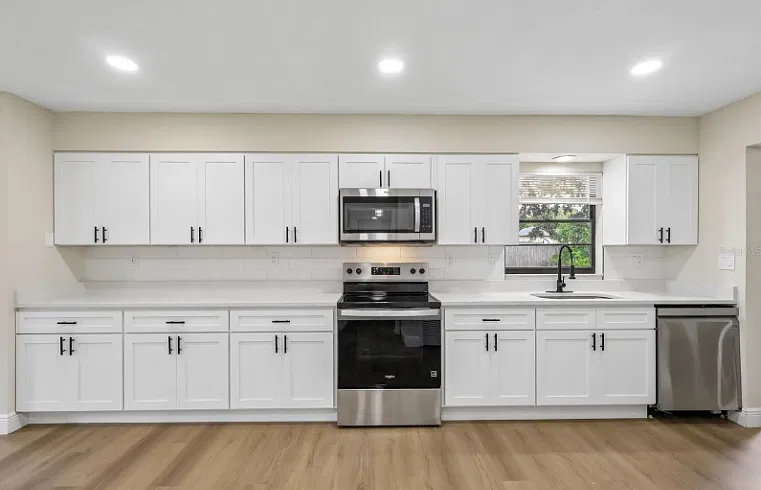 4 bed, 2.0 bath, 1925 sqft, $3,500 — Photo 3